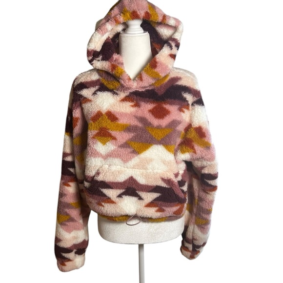 AEROPOSTALE women's SZ Med Pullover cropped hoodie NWT aztec soft cuddly pinks - Picture 3 of 15
